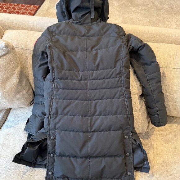 Canada Goose Small 'Lorette' Hooded Down Parka with Genuine Coyote Fur Trim - Picture 4 of 9